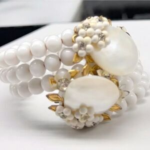 Vtg MIRIAM HASKELL Milk Glass Mother of Pearl Floral Wrap Bracelet Unsigned